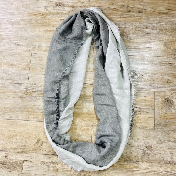 Solid Oversized Woven Loop - Picture 3 of 3